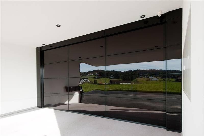 Секционные стеклянные ворота